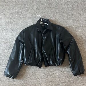 ALO Yoga Women's Faux Leather Cropped Premier Bomber- Black, Size L